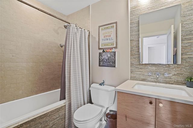 16 Herbert Avenue, White Plains, NY 10606