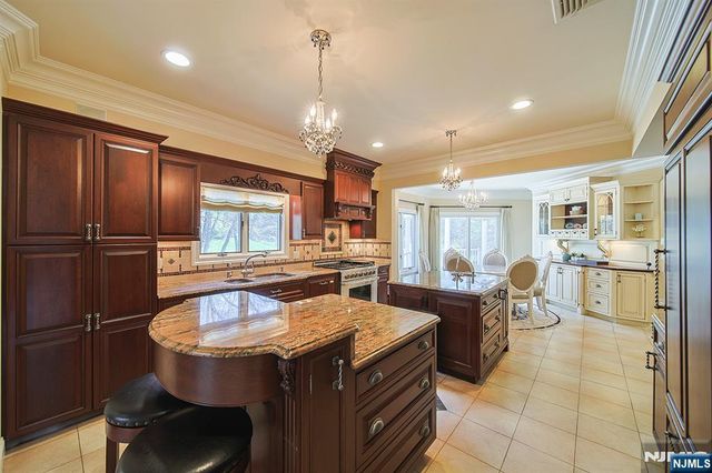 74 Sherwood Road, Norwood, NJ 07648