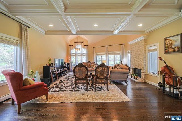 74 Sherwood Road, Norwood, NJ 07648