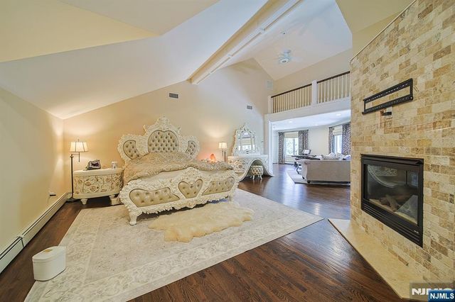 74 Sherwood Road, Norwood, NJ 07648