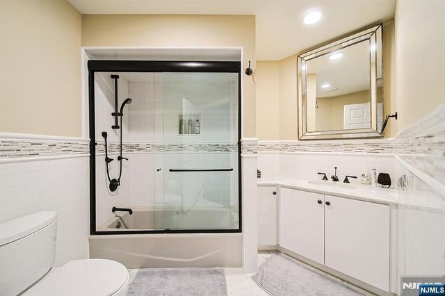 74 Sherwood Road, Norwood, NJ 07648