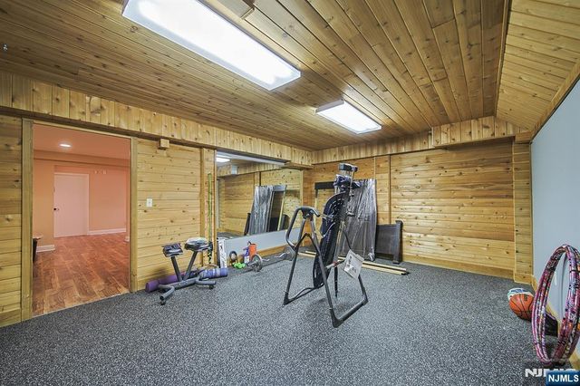 74 Sherwood Road, Norwood, NJ 07648