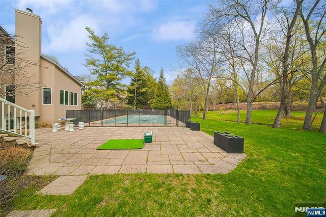 74 Sherwood Road, Norwood, NJ 07648