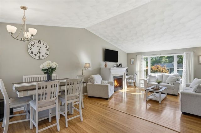 83 Holmes Road, Warwick, RI 02888