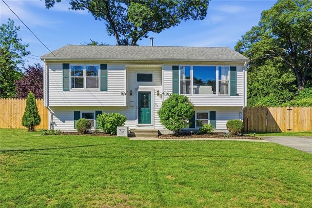 83 Holmes Road, Warwick, RI 02888