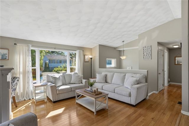 83 Holmes Road, Warwick, RI 02888