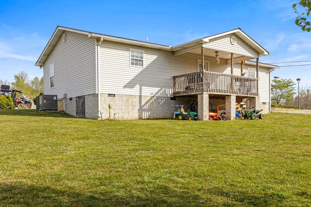 90 Illuminary Firetower Rd, Spring City, TN 37381