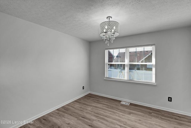 3812 Stone River Ct, Louisville, KY 40299