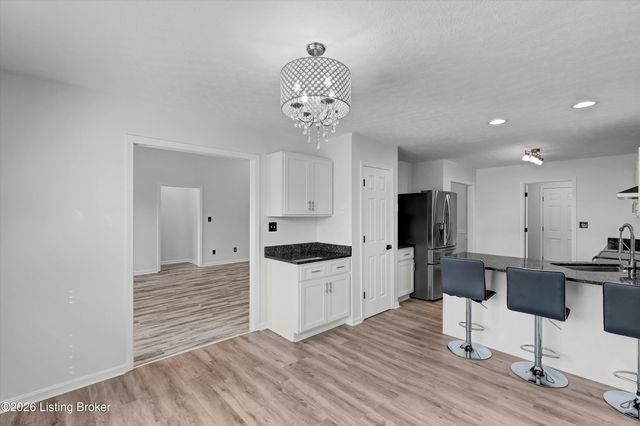 3812 Stone River Ct, Louisville, KY 40299