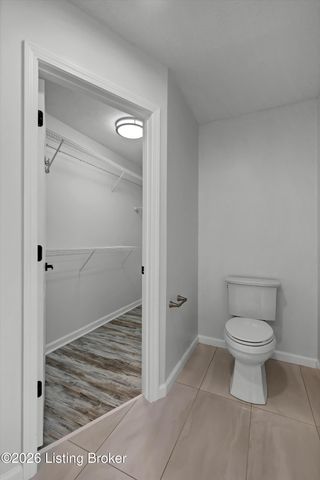 3812 Stone River Ct, Louisville, KY 40299