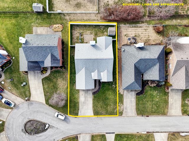 3812 Stone River Ct, Louisville, KY 40299