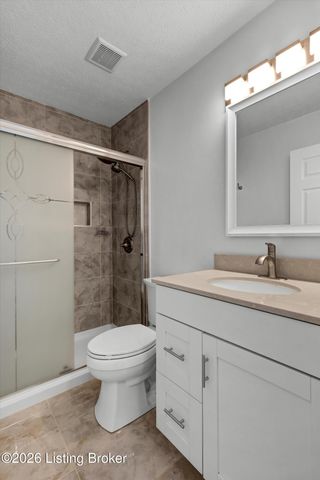 3812 Stone River Ct, Louisville, KY 40299