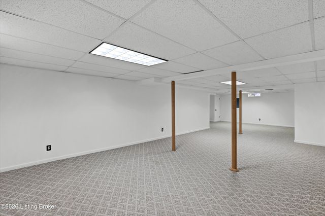 3812 Stone River Ct, Louisville, KY 40299