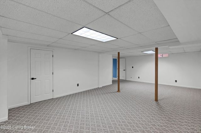 3812 Stone River Ct, Louisville, KY 40299