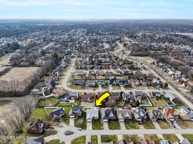 3812 Stone River Ct, Louisville, KY 40299