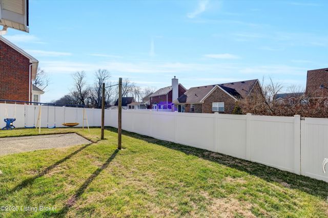 3812 Stone River Ct, Louisville, KY 40299