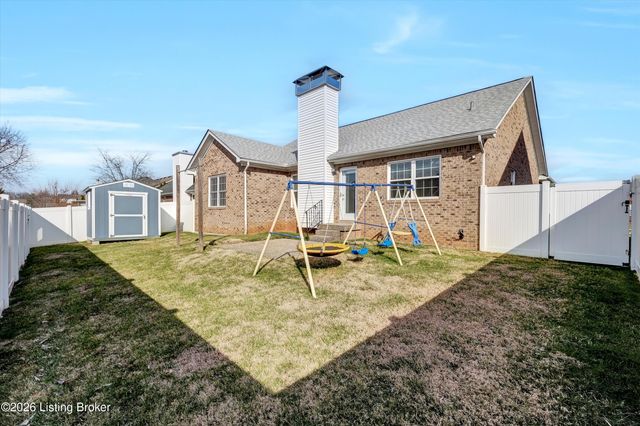 3812 Stone River Ct, Louisville, KY 40299