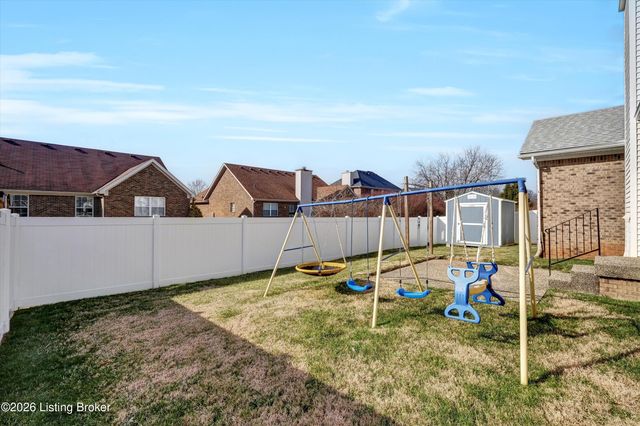 3812 Stone River Ct, Louisville, KY 40299