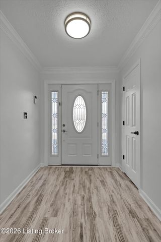 3812 Stone River Ct, Louisville, KY 40299