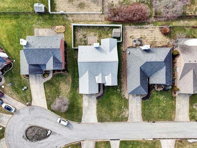 3812 Stone River Ct, Louisville, KY 40299