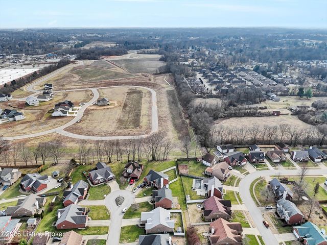 3812 Stone River Ct, Louisville, KY 40299