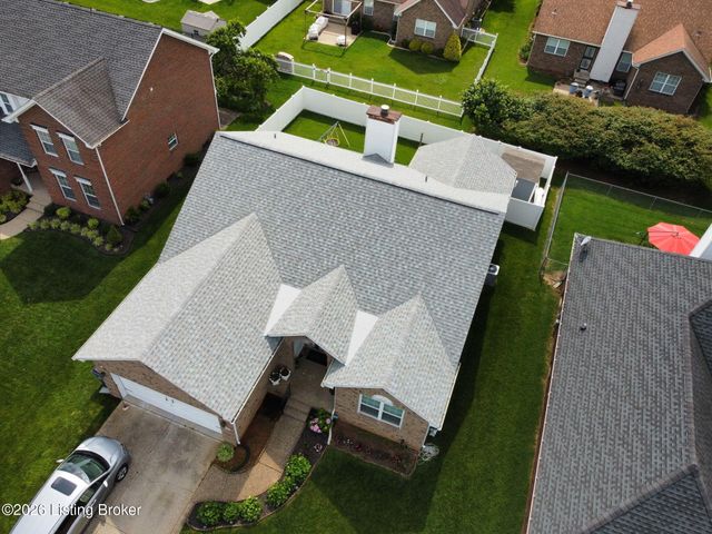 3812 Stone River Ct, Louisville, KY 40299