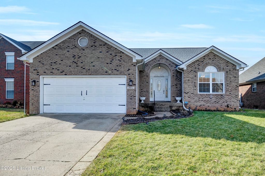 3812 Stone River Ct, Louisville, KY 40299