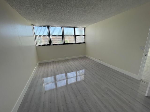 336 Golfview Road 309, North Palm Beach, FL 33408