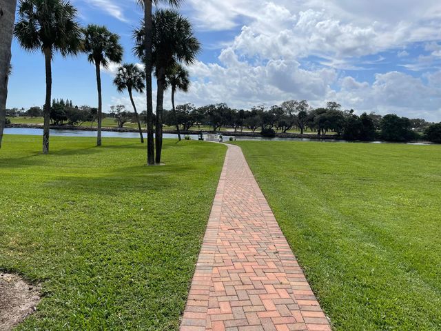 336 Golfview Road 309, North Palm Beach, FL 33408