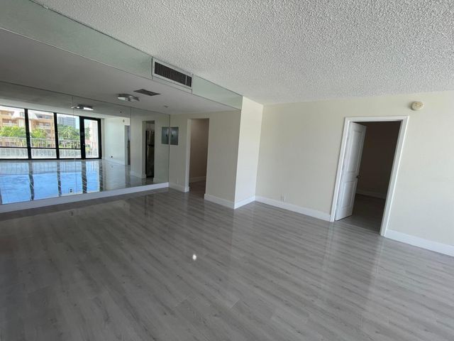 336 Golfview Road 309, North Palm Beach, FL 33408