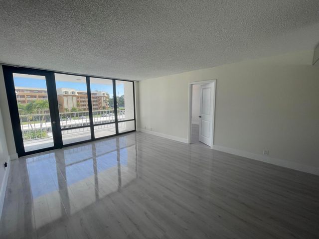 336 Golfview Road 309, North Palm Beach, FL 33408