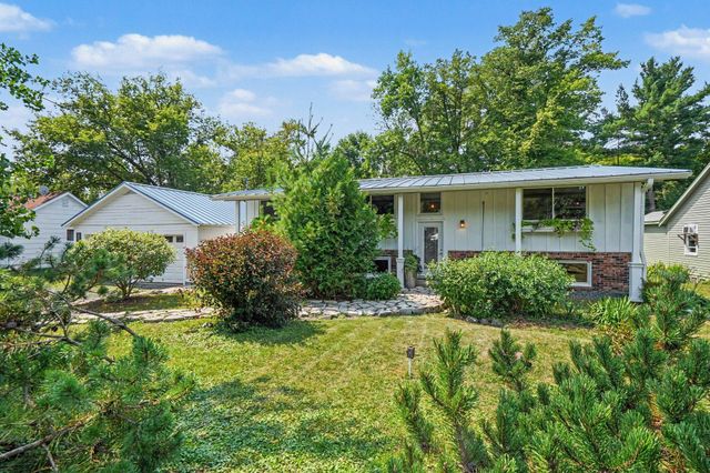 813 N Hamilton Street, Saint Croix Falls, WI 54024