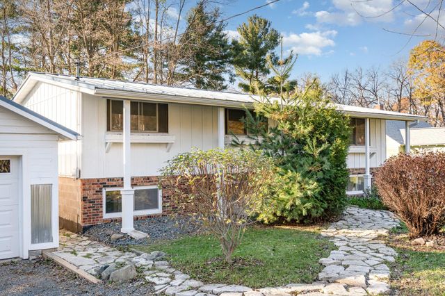 813 N Hamilton Street, Saint Croix Falls, WI 54024