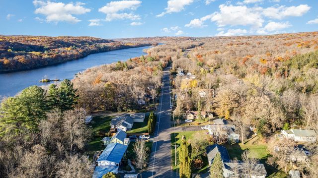813 N Hamilton Street, Saint Croix Falls, WI 54024