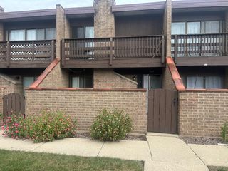 704 Kenneth Circle, Elgin, IL 60120