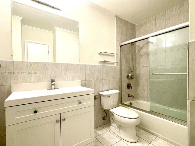 7923 SW 104th St 214F, Miami, FL 33156