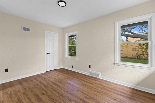 7330 W Medford AVENUE, Milwaukee, WI 53218