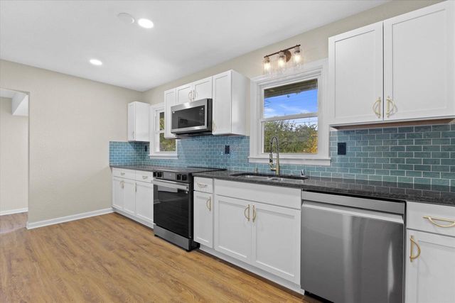 7330 W Medford AVENUE, Milwaukee, WI 53218