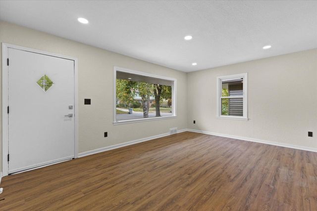 7330 W Medford AVENUE, Milwaukee, WI 53218