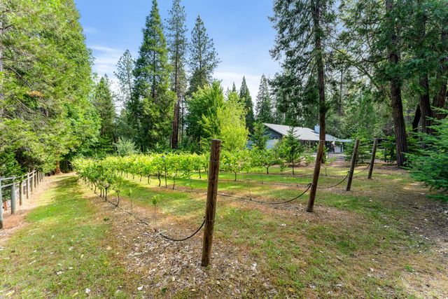 5876 Donaldson Road, Grants Pass, OR 97526