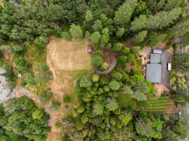 5876 Donaldson Road, Grants Pass, OR 97526