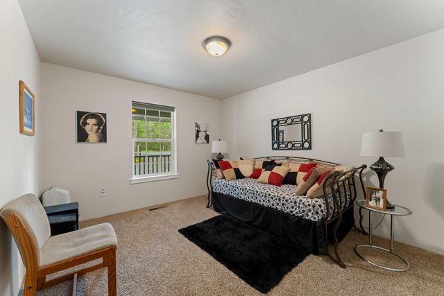 5876 Donaldson Road, Grants Pass, OR 97526
