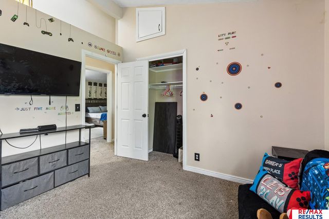 1718 N 126 Street, Omaha, NE 68154