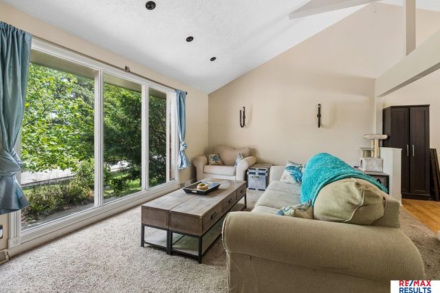 1718 N 126 Street, Omaha, NE 68154