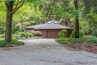 18183 N Fruitport Road, Spring Lake Twp, MI 49456