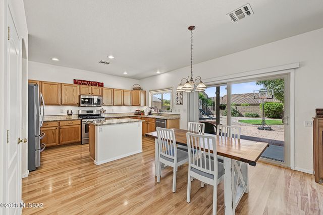 9449 N Weather Hill Drive, Tucson, AZ 85743
