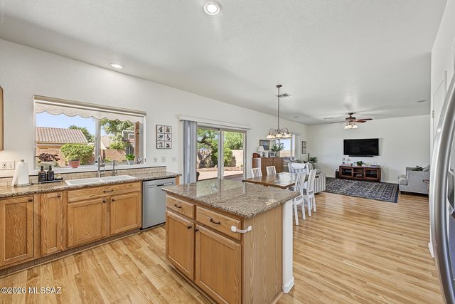 9449 N Weather Hill Drive, Tucson, AZ 85743