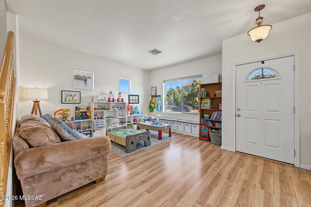 9449 N Weather Hill Drive, Tucson, AZ 85743