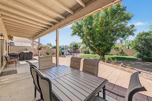 9449 N Weather Hill Drive, Tucson, AZ 85743