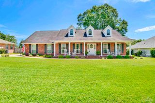 1018 Bushwood Dr, Cantonment, FL 32533